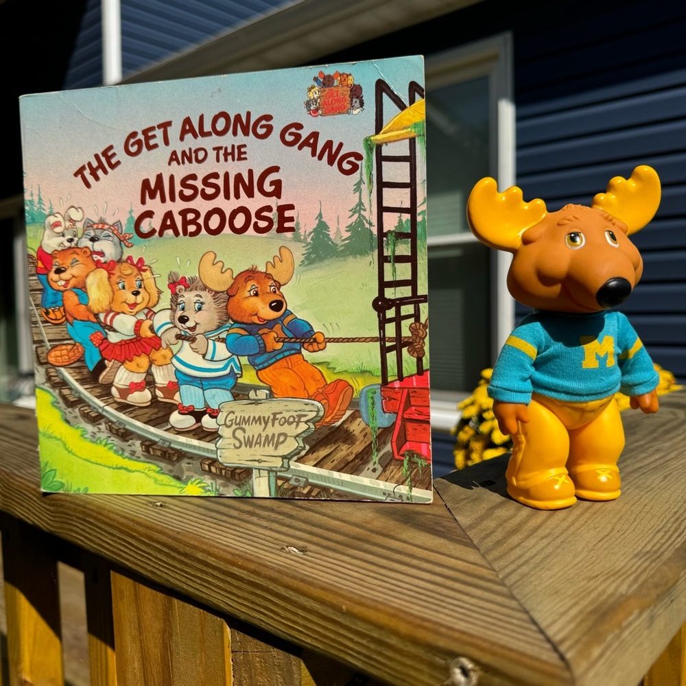 Lot 2 Vintage The Get Along Gang Lot Missing Caboose Book 1984 Montgomery Moose